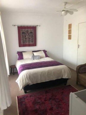 Welcoming One Bedroom Flatlet with Pool